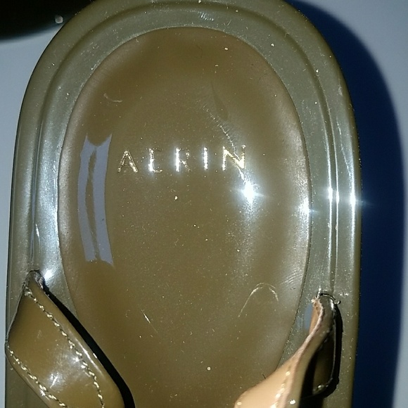 Sandals - Picture 4 of 5